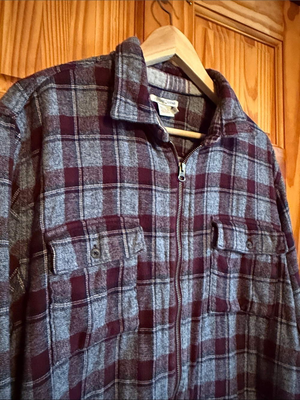 Men's Zip-Front Plaid Shirt Jacket in Gray and Burgundy - Picture 3 of 7